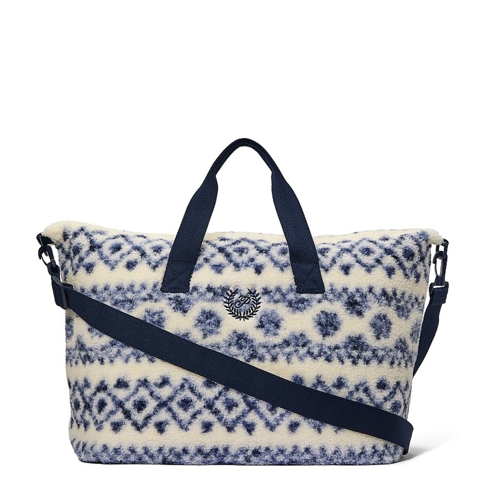 ❄️Victoria's SecretCozy Plush Weekender Bag